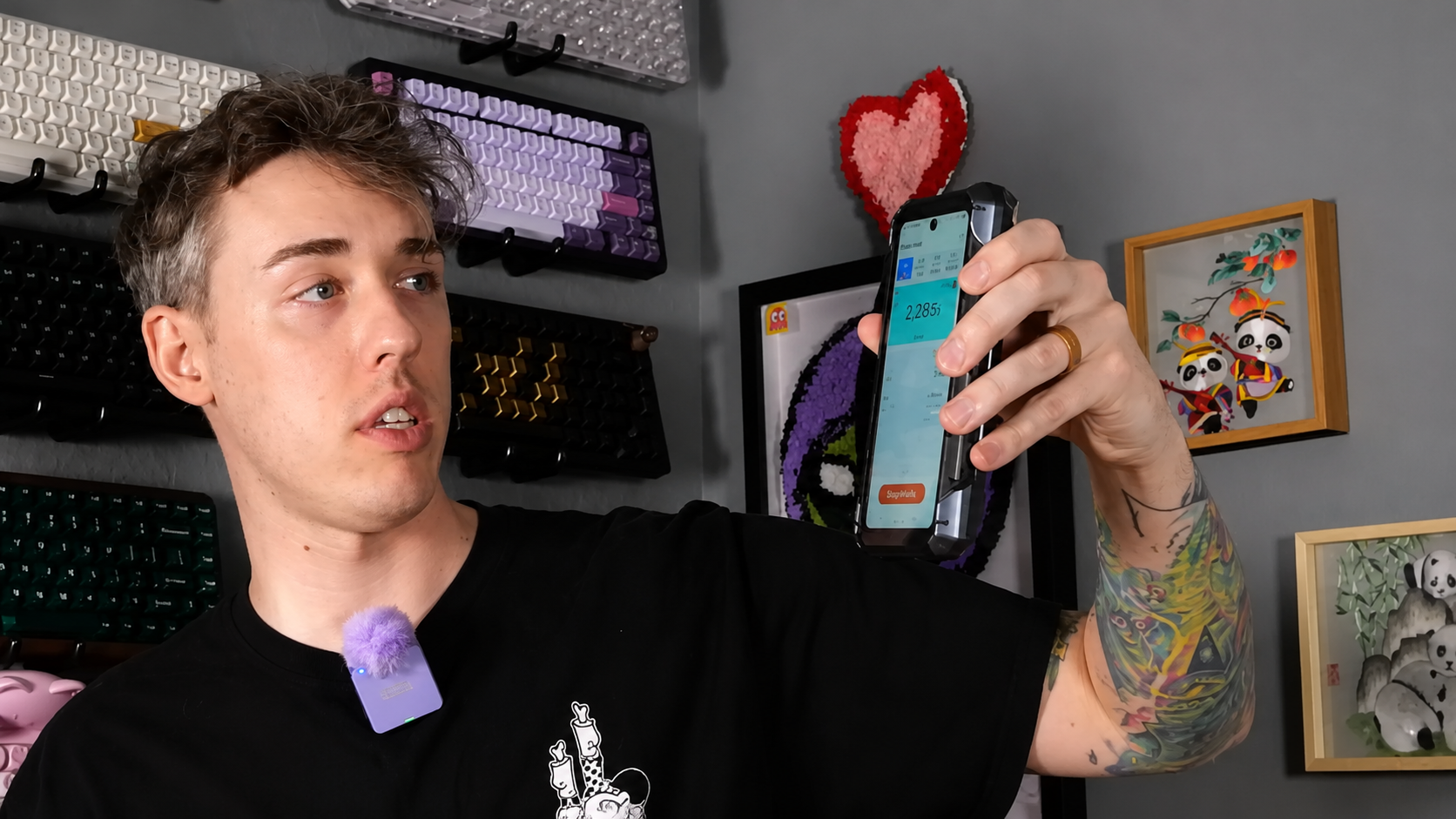 Carica il video: 