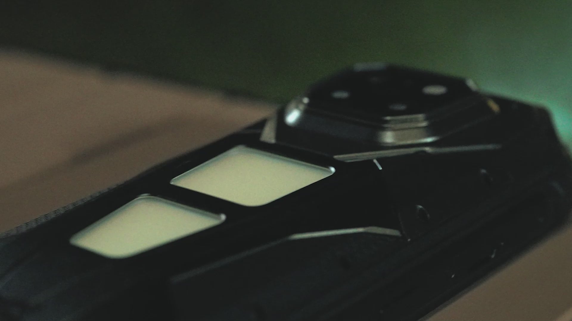 Carica il video: 